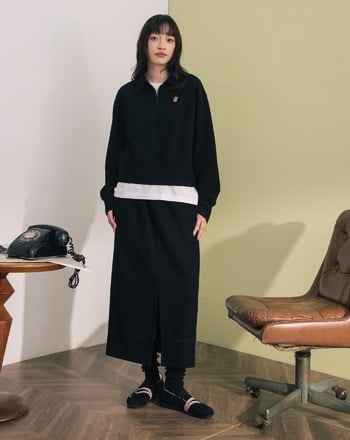 率性皮標造型拉鍊polo領上衣(兩色)