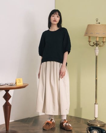 ➤氣球立體剪裁皺皺織紋上衣(兩色)