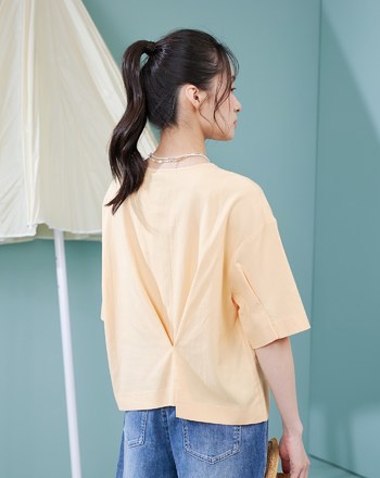 海邊CHILL㇐下抓褶造型涼感上衣(兩色)