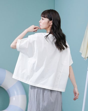 ➤造型小V領寬鬆連袖上衣(兩色)