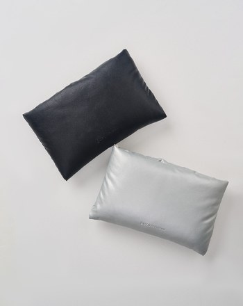 品牌LOGO澎澎羽絨感磁吸小包(兩色)