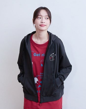 ➤自摸～麻將多口袋造型帽繩連帽外套(兩色)