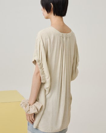 水洗風涼感竹纖維抽皺連袖上衣(淺卡其)