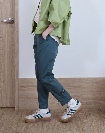 g字繡花顯瘦水洗窄管褲(兩色)