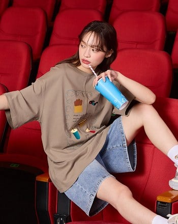 看電影的好朋友繡花長版T恤(兩色)