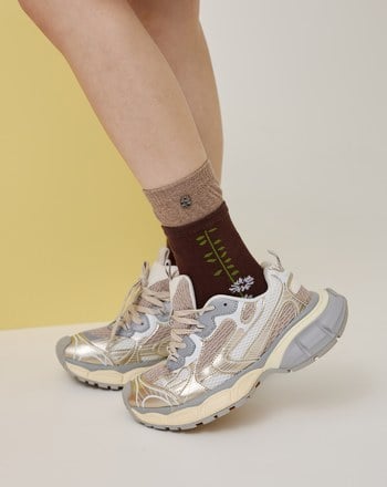 遊戲中的花花世界緹花長襪(兩色)