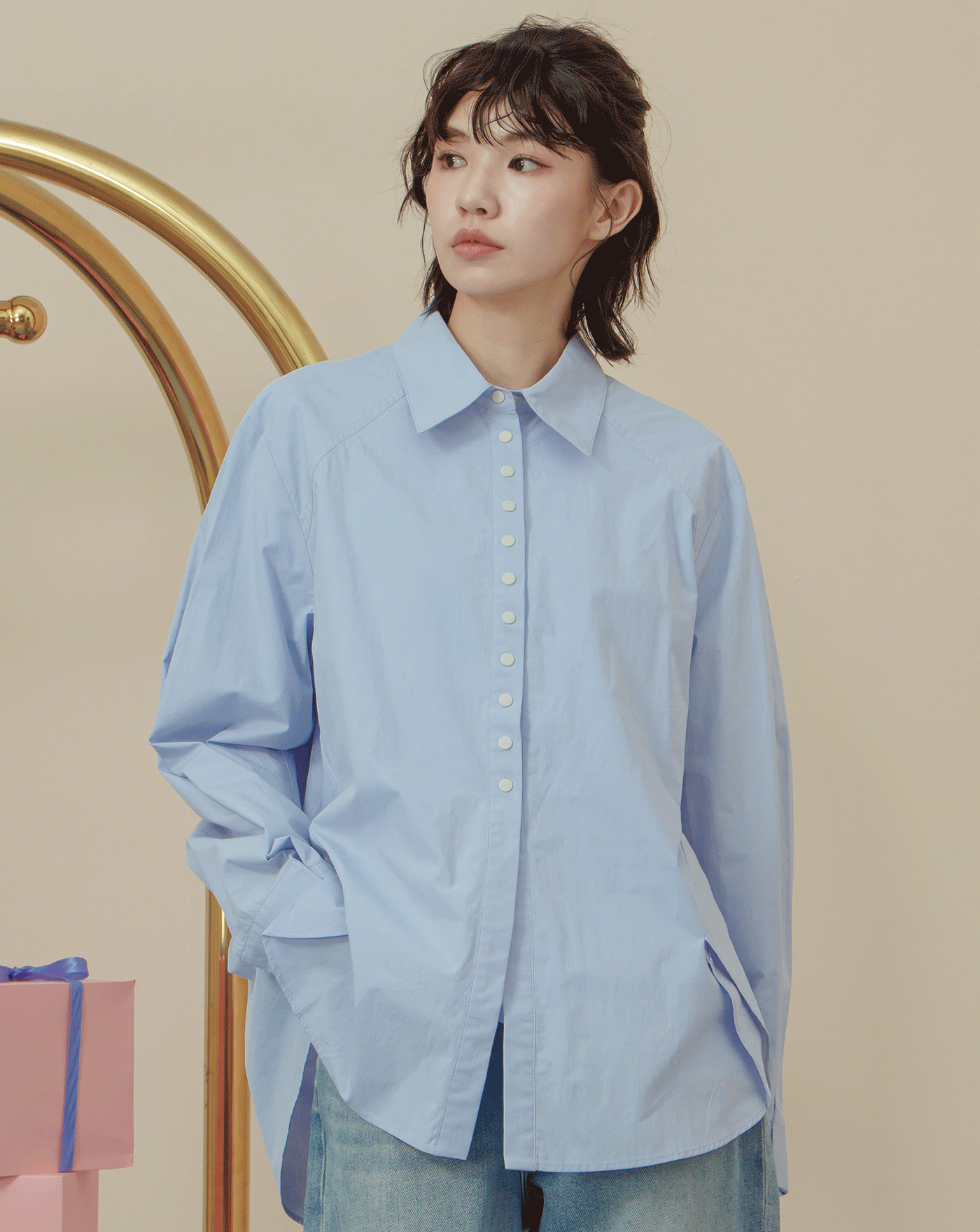 配色釦造型打褶下擺長袖襯衫(三色)