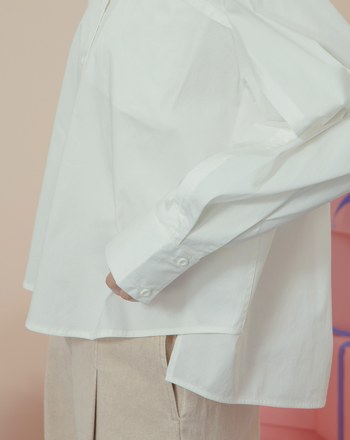 抗皺造型剪接背後打褶長袖襯衫(兩色)