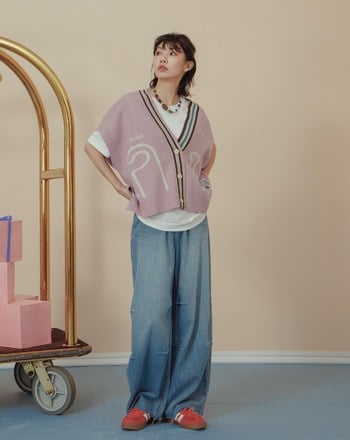 率性抓褶不收邊下擺直筒牛仔褲(兩色)