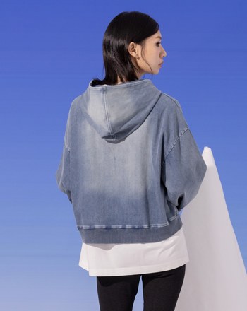 鏡面繡花水洗牛仔口袋帽T