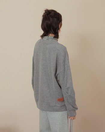 ➤造型打褶袖坑條大學T(兩色)