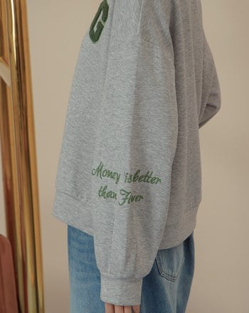 ➤G字立體繡花短版大學T(三色)