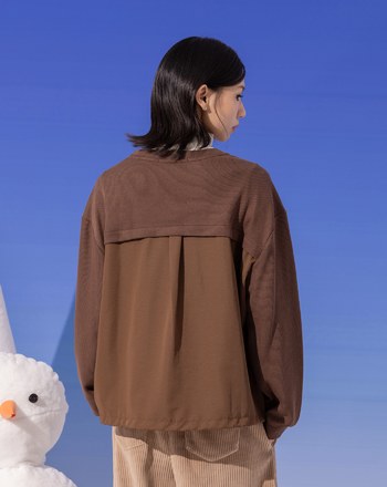 ➤異材質拼接抽繩傘狀大學T(兩色)