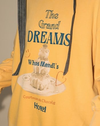 A｜蠟染剪破甜點印花大學T(兩色)