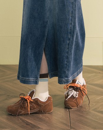 運動風撞色坑條長襪(三色)