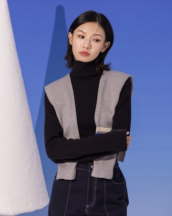 92繡花運動風針織披肩(兩色)